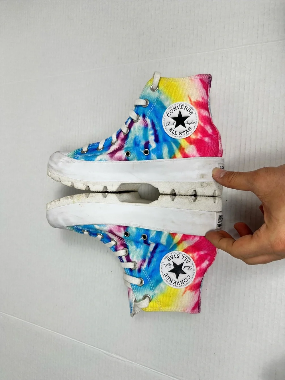 Converse CTAS Lugged Platform Sneakers in Rainbow Tie Dye Print Women's Size 7.5